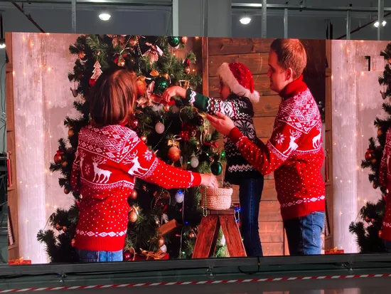 P8 Outdoor Front Maintance LED Screen Display for exhibition or Store Advertising 